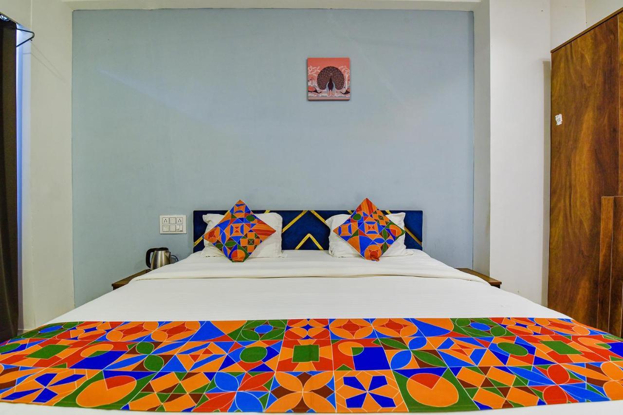 Fabhotel Code Surat Exterior photo