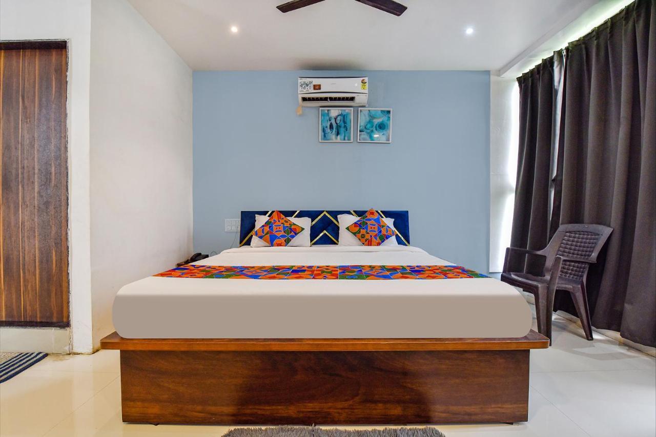 Fabhotel Code Surat Exterior photo