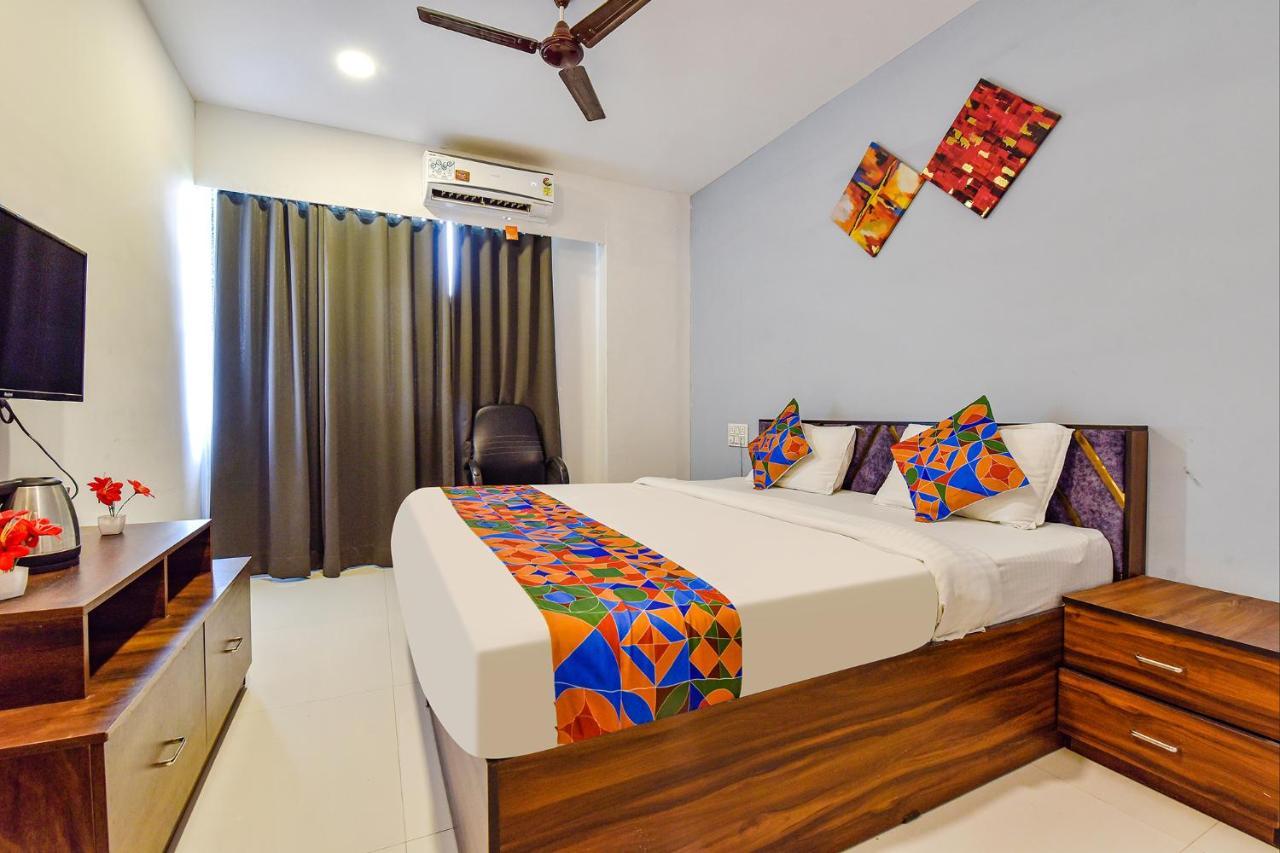 Fabhotel Code Surat Exterior photo